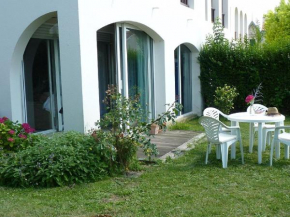 Гостиница Au Jardin  Ля-Рошель